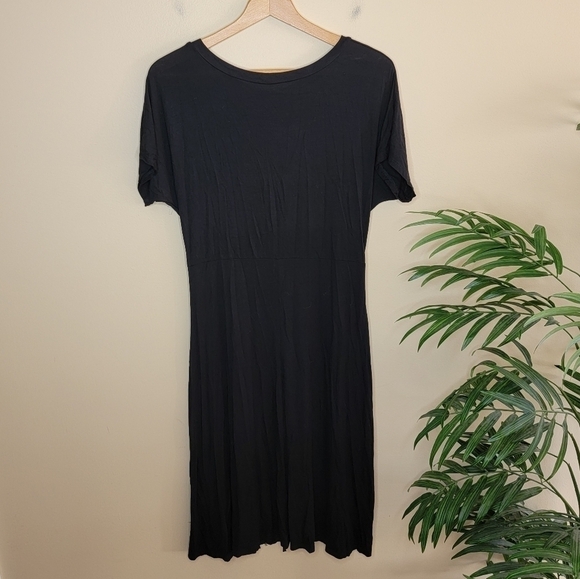 Mai Soli | Short Sleeve Black Midi Dress with Knotted Twist Front - Picture 3 of 6